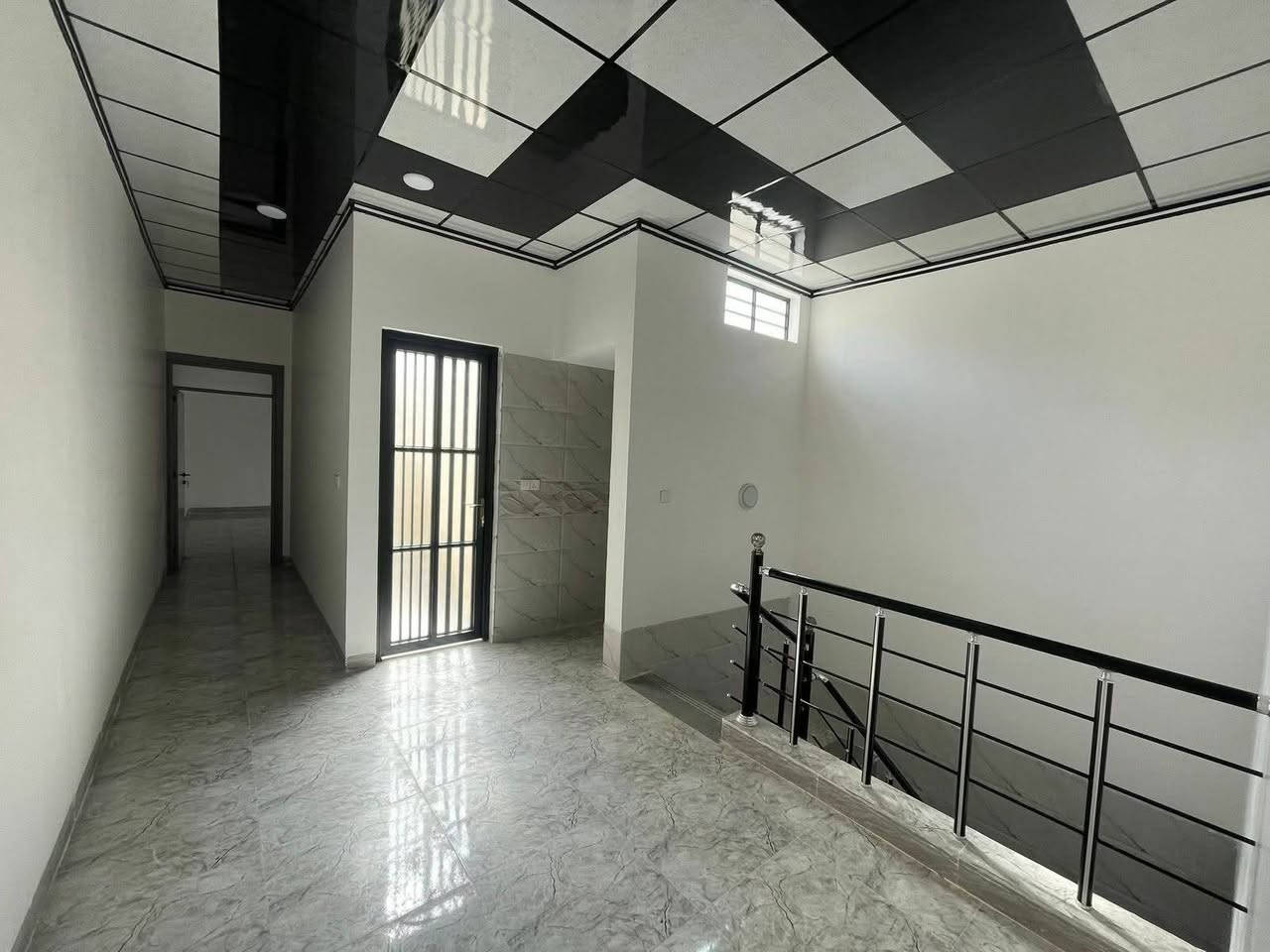 🏡 دار للبيع في حي السماح والسعر مناسب 🏡

🚧يقع عل شارع تجاري بعرض 20 متر
📐مساحة 100 متر سند طابو الزهور تحويل مباشر
⚔️طابقين ٣ غرف نوم بناء حديث
⚔️ زيرو ما مسكون فول سيراميك وحلان وسقوف جبس

💡يتأجر مباشرة ب٤٠٠ الف كأستثمار .

✅️للجادين بالشراء يرجى الاتصال على الأرقام *********** *********** ***********
