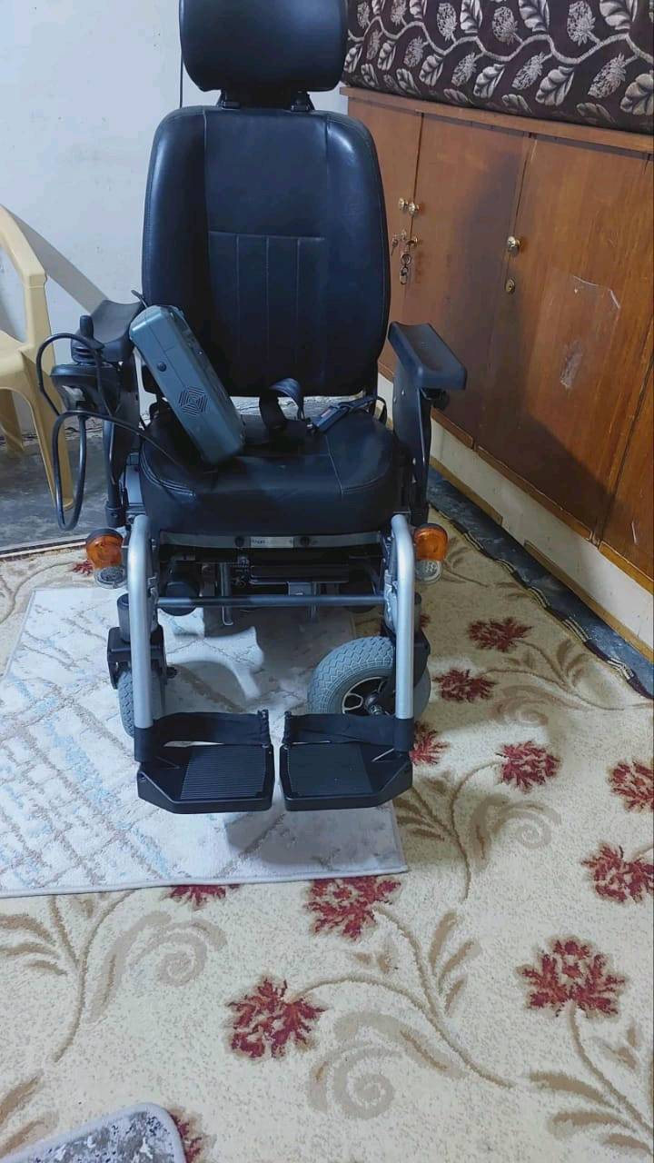 سلام عليكم كرسي كهربائي كوري الاصلي بطاريات ليثيوم تايرات الخلفيه ربل تيرات الاماميه جديده يمشي مسفات خير من الله حتة اكون صريح وياكم اني رجال معاق ماريد اقش احد الكرسي كل خلل مابي والله بس المشكله مداء الة الة شاحنة اصلية كل ما اشتري تجاري مطول وتكف يعني أطول الة شهر أو ٣ وتوكف العنوان بغداد الكاظمية 