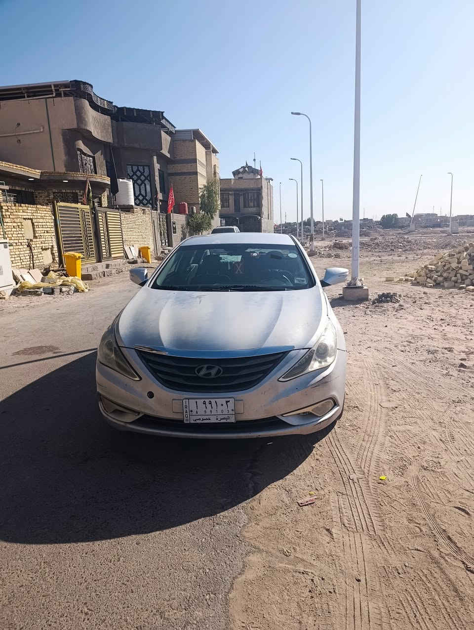 سلام عليكم سوناتا وارد كوري موديل 2014 سيارة غير مكفولة من الصبغ لان وارد كوري ماينكفل بيه ضربة بالداير الخلفي سيارة ماشية 170 جاهزة مكينة وكير وحدادية كاملة ورا وكدام وتخم تاير جديد ومنظومة بانزين من اسبوعين محدثه بلكات ونوزلات وعبوة فيت بم جديدة والسيارة موضحة بالصور والفيديو حتى كلشي واضح ومحد يتعب وترايه لاربيل والسيارة باسمي رقم بصرة سعرها 105 بيه مجال *********** وارجع واكول بالفيديو كلشي واضح وماتتعب بالسوال
