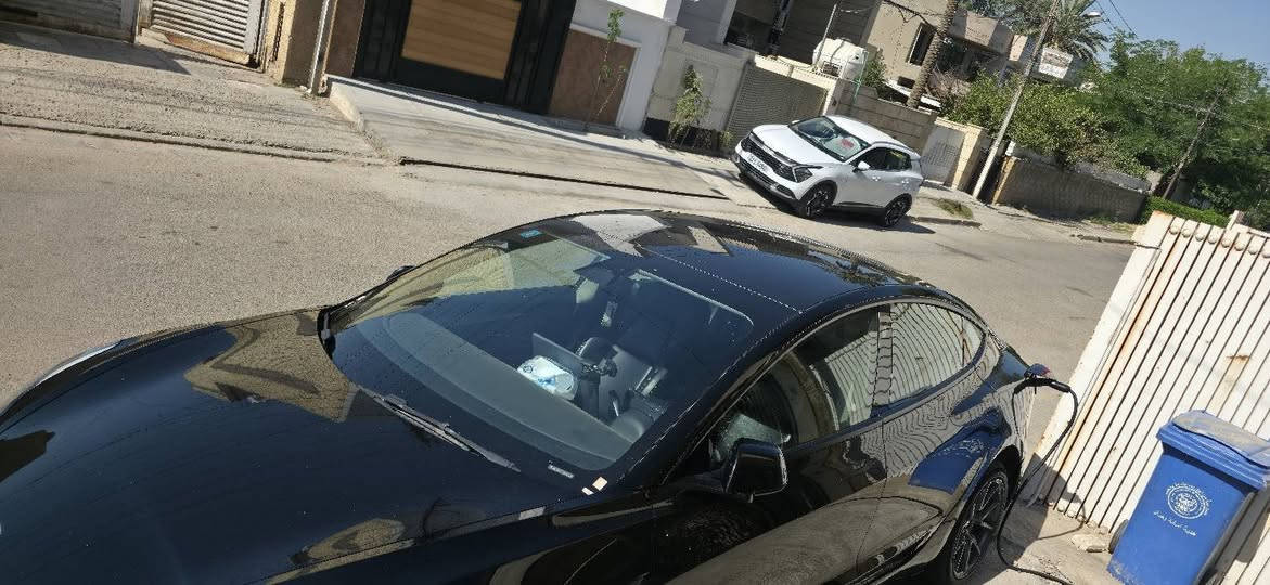 تسلا موديل 3 2023
للبيع فقط بدون مراوس 
ماشيه 30 الف كيلو قابل للزياده
تك ماطور السياره اونلاين محدثه اخر تحديث
حادثها جاملغ خلف السايق والباب الخلفي 
الباب مبدلها نفس الون والجاملغ مصلح ومصبوغ ( فقط الجاملغ مصبوغ)
وياها شاحنه 40 امبير ماركه فيري معروفه 
رقم بغداد 
السعر 165 ومجال بسيط جدا للشراي 
للاستفسار خاص او اتصال
***********
