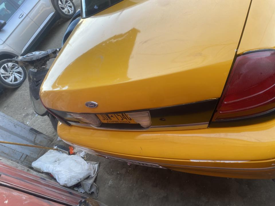 ‎السلام عليكم فورد كراون فكتوريه اصل 2011 
‎اصل صفرة السيارة خير من الله كلة جديد او اصلي 
‎صدر تايرات باتري تبريد تتفئه خير من الله 
‎السيارة سيرفس كامل نوزلات بلكات مجاول فيتبم كلة جديد اصلي. سنت متصرفلهة السيارة جاهزة من كل النواحي ارائك 
‎وين ميعجبك شلعة معدل فول رقم بابل الجديد 
‎عليهة غرامة 200الف او هيئه 110الف 
‎السعر 60$قابل لتفاوض مكان بغداد تحويل مباشر 
***********
مراوس حسب القناعة
