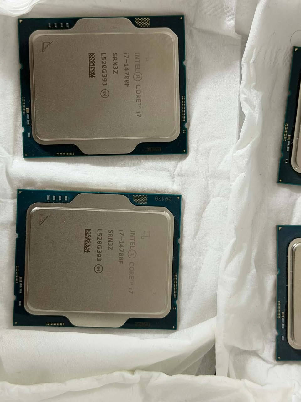 مرحبا
كل القطع غير مستخدم 
R9 9950x3d  850,000
I9 14900kf 540,000
I7 14700f 415,000
I5 14600kf 360,000
X870-a rog 480,000
Ram corsair 32gb 5600MHz 535,000
Ram corsair 64gb 6000MHz 825,000


**إذا كنت صاحب هذا الإعلان وتريد حذفه لأي سبب، رجاءا أرسل رسالة إلى الدعم الفني**