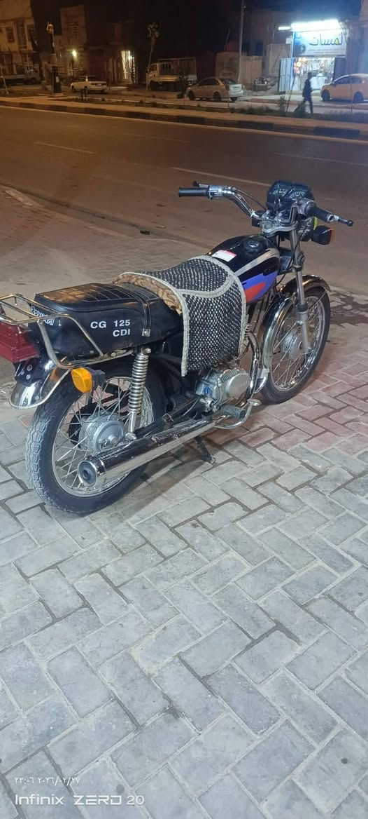 السلام عليكم 
الحلال للبيع شاصي١٧ والاغراض كلها٢٥
اليحب يقتنيها يدلل اتصال او الخاص مفتوح والواتساب مفتوح***********
