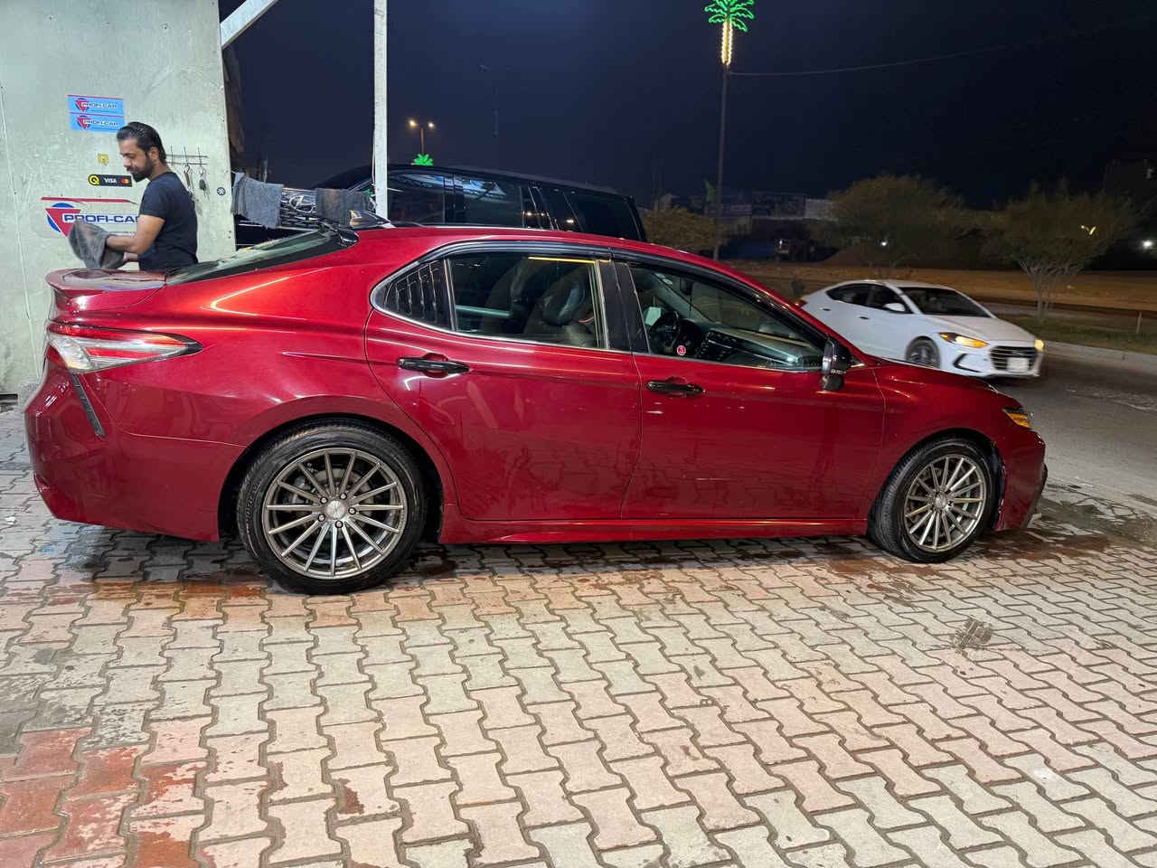 سلام عليكم ورحمة الله 

كامري موديل 2018 
الفئه : XSE
سياره : مكفوله كفاله عامه . 
بانوراما فول مواصفات . 
دبل كزوز 
مكينه 2500
اعلى فئه بالكامري جميع المواصفات بيها 
دعاميه اماميه محدثه 24 ابو الكشاف
سياره ب اسمي سنويه ل 30

مكاني كربلاء 
السعر 190  

رقمي : ***********
متواجد ع الماسنجر والواتس اب والاتصال . 
رجاءً شراي اتصل مو شراي لاتتصل. Singapore
