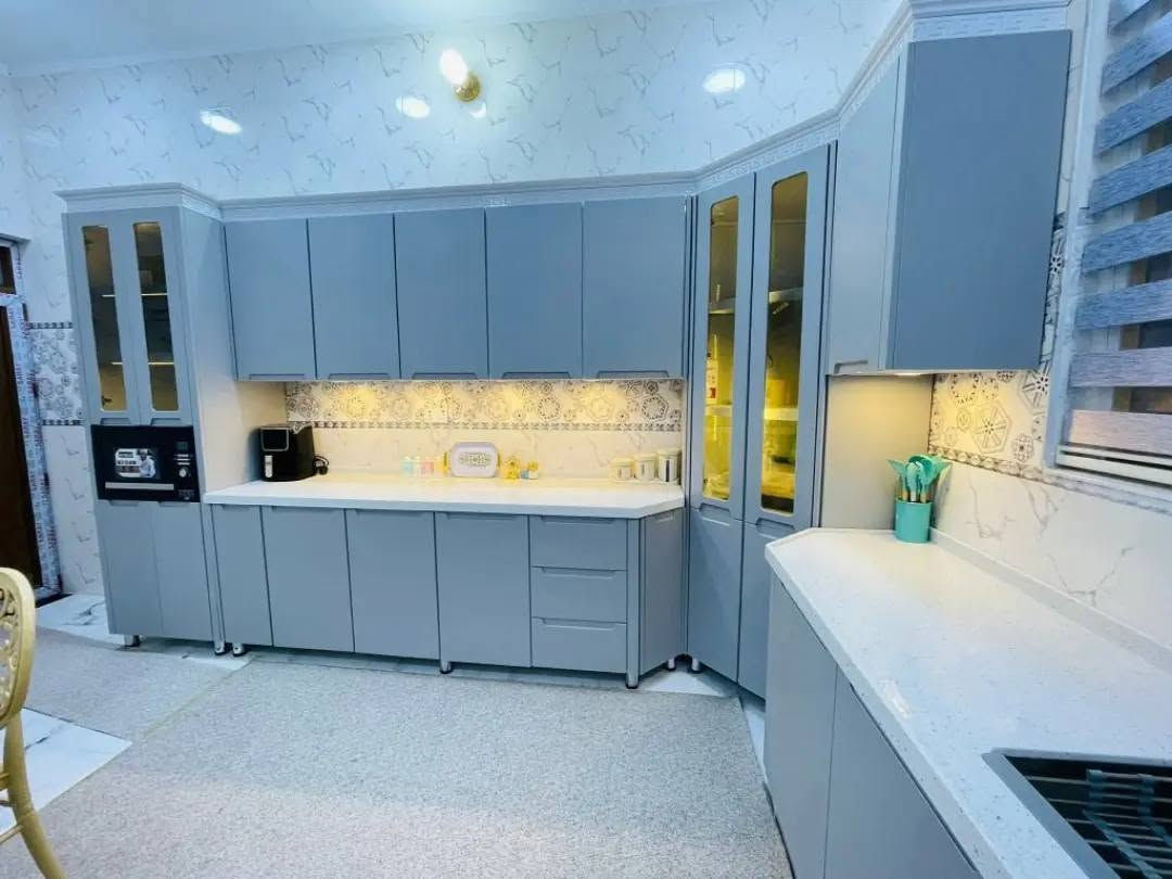 تم العمل بيت حجي حسين من معمل المنيوم الريتاج 👉 H DF الابواب🚪 نعمل كافة التصاميم الحديثه ونعمل نظام الاستبدال 😘 القديم مع فارق السعر كل هذا عبر مراسلة الصفحه  📞هاتف ***********
