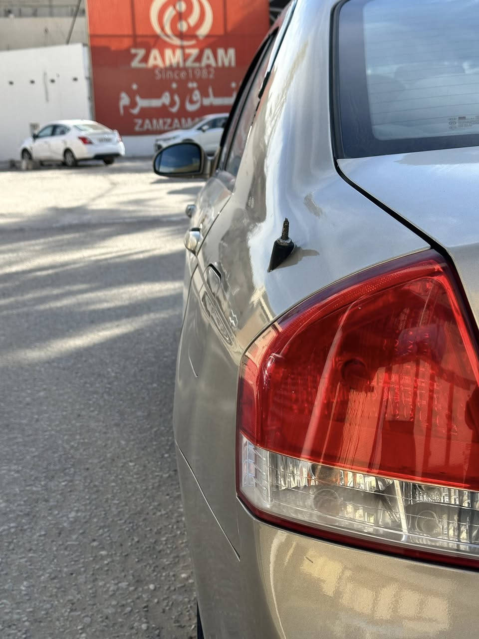 كيا اسبكترا ٢٠٠٧ لون اصفر ذهبي المحرك 2000 وارد أمريكي كير ومحرك كفاله الحدادية جديدة تخم تايرات جديد الرقم الأنكليزي الجديد سنوية باسمي امداور ثاني يوم دواخل و كشنات جديدة باتري جديد ضوء زنون بيها طخه بسيطة من جهة الباب خلف الصدر مكاني النجف 
سعرها 83 وبيها مجال للطيبين 
للتواصل ***********
