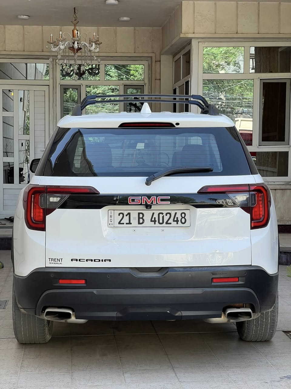 SLE Black Edition
لون أبيض × ويل وشبك أسود يطي شكل ملكي 😍
الممشى: 73 ألف كم فقط ✅
محرك 4 سلندر تيربو اقتصادي وقوي
رقم الشاصي: 1GKKNKL42NZ164216

✨ مواصفات مميزة:
 • شاشة كبيرة مع أبل كاربلاي وأندرويد أوتو
 • كامرة رجوع + حساسات
 • دخول ذكي وتشغيل بصمة
 • تبريد أمامي وخلفي
 • ويل 20 إنج أسود (Black Edition)
 • السيارة مدوشمة بدبي كامل المقاعد دوشمة درجة اولى 
• إضاءة LED حديثة

📌 السيارة بيها حادث (قطعتين) جاملغ وبنيد عكس السايق وطخة خفيفة بجاملغ السايق ورصعة بالصندوك اني ممعدلهة لان مماثرة  
البچم بدون دواخل وبدون شواصي مبدل دينالي يجي شكله احلى بهواي واحسن حتى بالطريق الخارجي ميجي حصو على الراديتر 

اي تفاصيل ثانية اتصل او راسل وتدلل
💰 السعر المطلوب: 245 ورقة

📞 للاستفسار: ***********
