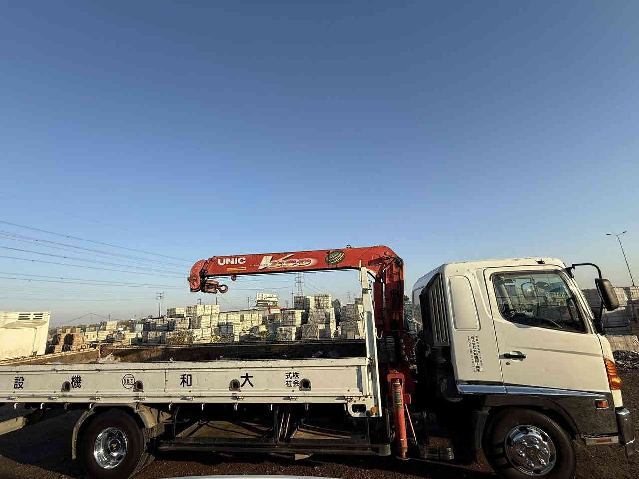 سلام عليكم للبيع هينو كرين سلايتين نص مخالف  موديل2018 رقم بعداد طول البدي سته وربع بلادي دخول جديد
العنوان واسط الصويره 
***********
***********
