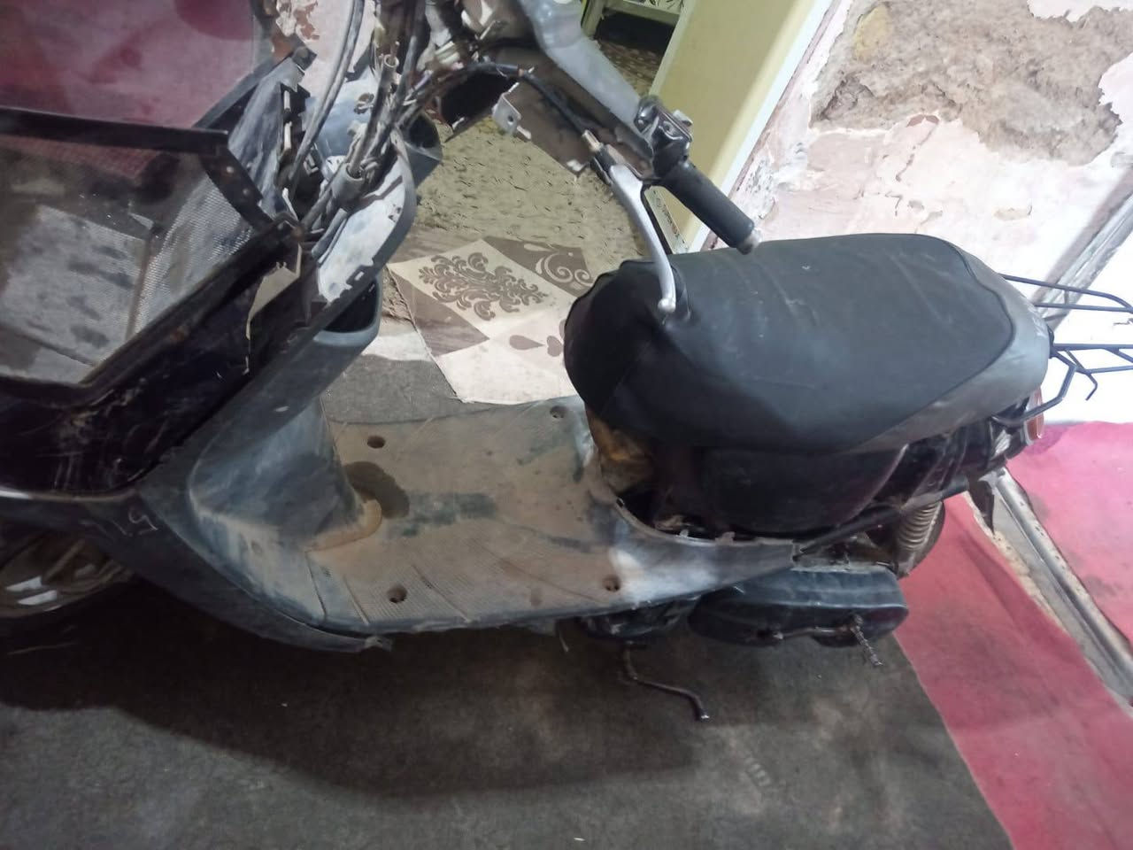 سلام عليكم لبيع مكينه حلوه بس يرادله عرموطه 
بس اني ابيع كوم حديد شاصي مكفول شلعه حلوه مكاني حي عامل سعر 125 وبيه مجال لشاري


**إذا كنت صاحب هذا الإعلان وتريد حذفه لأي سبب، رجاءا أرسل رسالة إلى الدعم الفني**