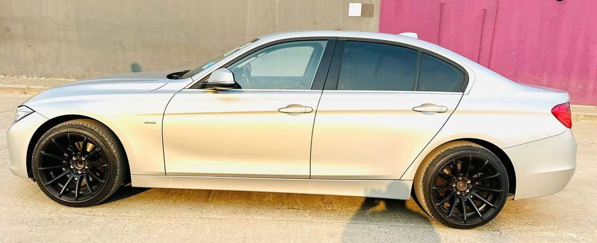 2013 model
Engine 2.0 L 4cylinders F40 TwinTurbo 
Mileage 74,000
K185,000 Negotiable 
Call or WhatsApp
0771357709 Ndola, Zambia


**إذا كنت صاحب هذا الإعلان وتريد حذفه لأي سبب، رجاءا أرسل رسالة إلى الدعم الفني**