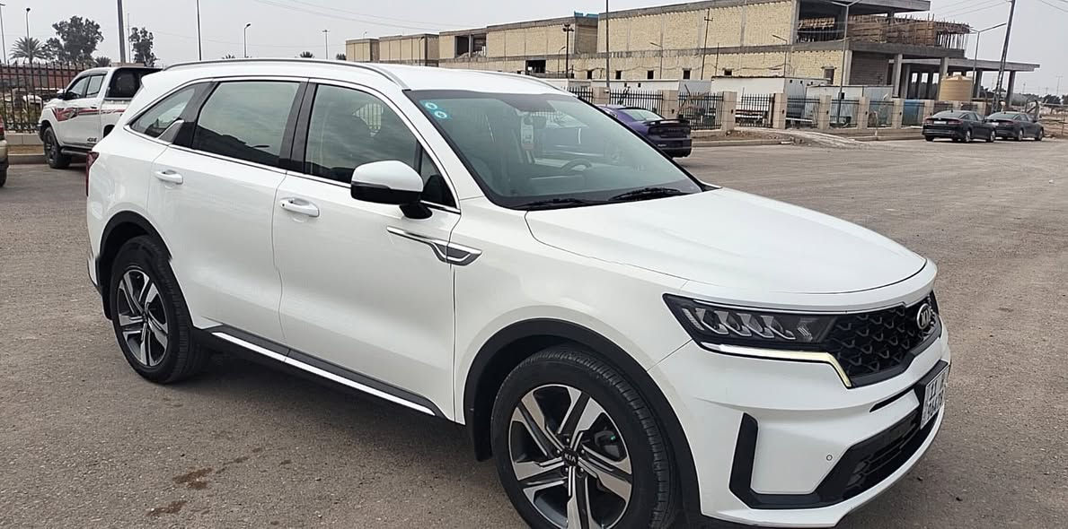 كيا سورنتو 2021 خليجية
سيارة مكفولة من الصبغ سيارة جديدة جدا استعمال شخصي على ايد الي مستوردها ، هزة وسنوية قبل يومين مجددينها ،السيارة باسمي ، ورقمها بغداد 
 فول مواصفات عدا البانوراما 
محرك 6سلندر 
كشنات جلد شركة كهربائيات شاشة كبيرة 
جنطة كهربائية وتشغيل عن بعد 
ماشية قليل حاليا 60
الف فقط حقيقي 
شحن لاسلكي 
والعديد من المواصفات الاخرى 
بيها بارد مقدار شبر اسفل باب الخلفي .
مكان السيارة حاليا واسط الكوت مركز المدينة 
سياره نظيفه  جدا 
للاستفسار اكثر الاتصال على الرقم
***********
