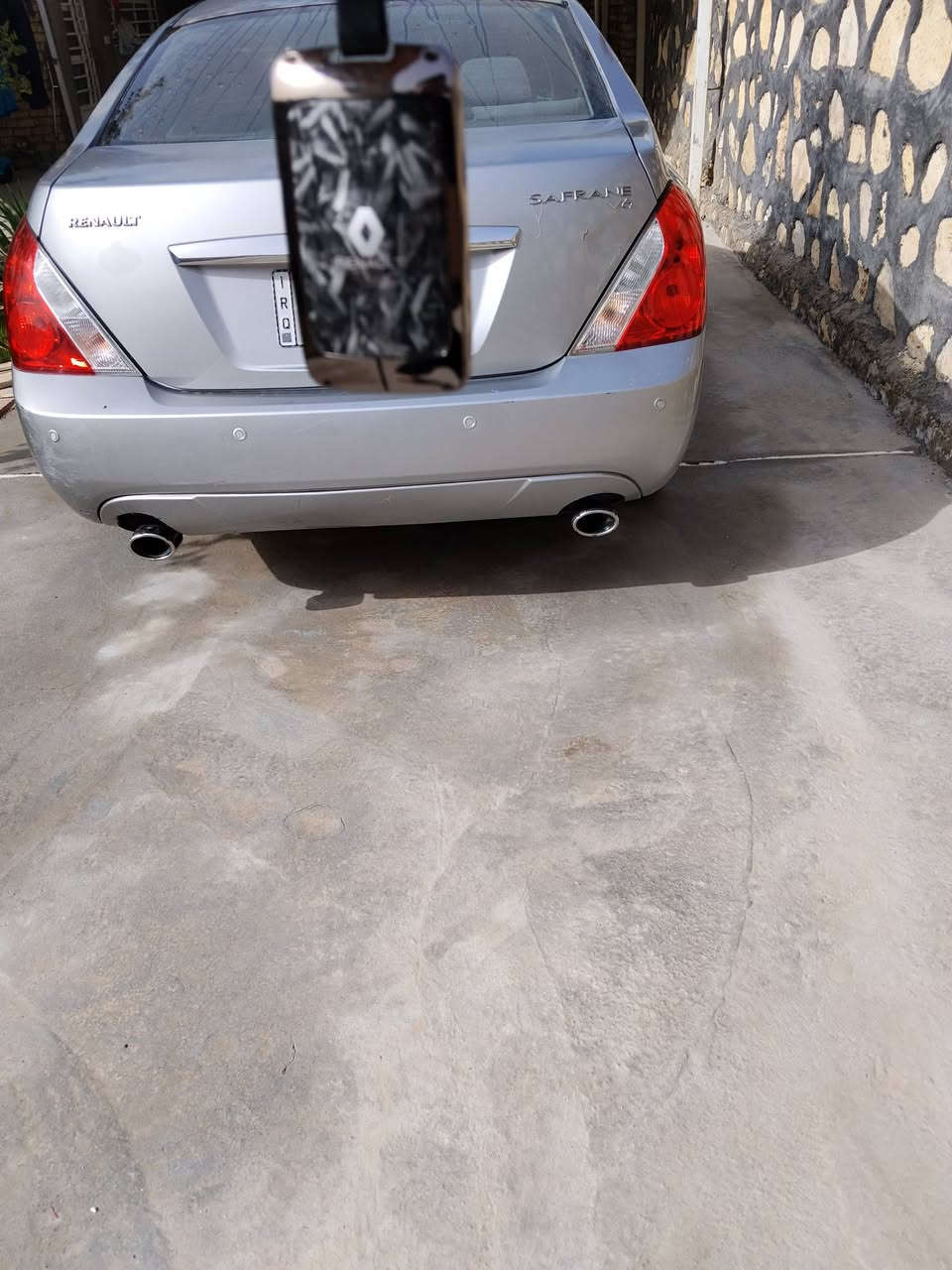 بسم لله الرحمن الرحيم 
السلام عليكم
 توكلنا على الله تعالى عندي رينو سافران مراوس اوبيع 85أنطي فرق كلشي بحقه موديل 2010 6v محرك كير مكفول تخم  تايرستوني شاده 5ول كب  بيها صبغ الچاملغ الخلفي ايمن والايسر امامي والباب الايمن الخلفي تبديل بدون صبغ يعني 3قطع بيها جراد اثر فابلون مبين حد الفابلون ضفيره كربائيات مكفول كلشي شغال تبريد تدفئه شغال تحكم ستيرن والمري شفط هيتر الكشنات شغال السياره جاهزه الحداديه 50% باقي السياره خير من الله رقم بابل انگليزي بسمي ستوني مسوي  مكاني حله موجودواتساب ***********
