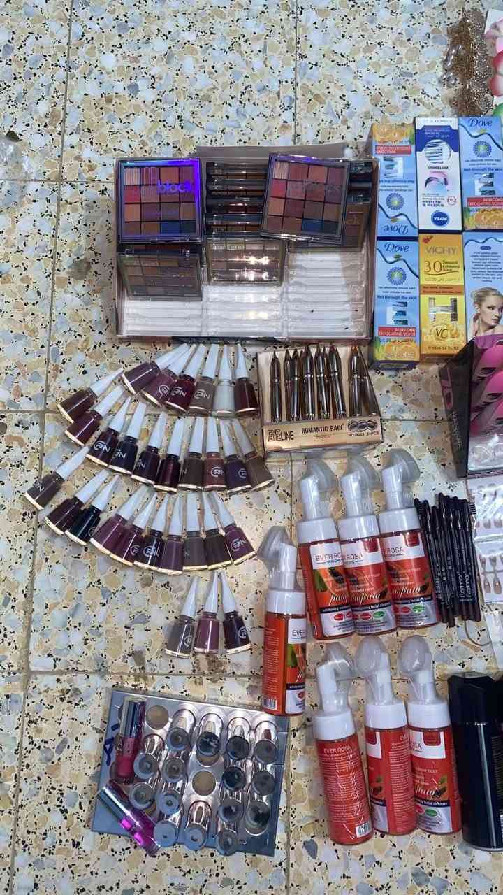 بنات شلعه مكياج وعنايه ومقشرات ومعطرات كلشي اكو العدد من 200 الى 250 قطعه كلشي بي وكله نضيف وجديد ♥️♥️


**إذا كنت صاحب هذا الإعلان وتريد حذفه لأي سبب، رجاءا أرسل رسالة إلى الدعم الفني**
