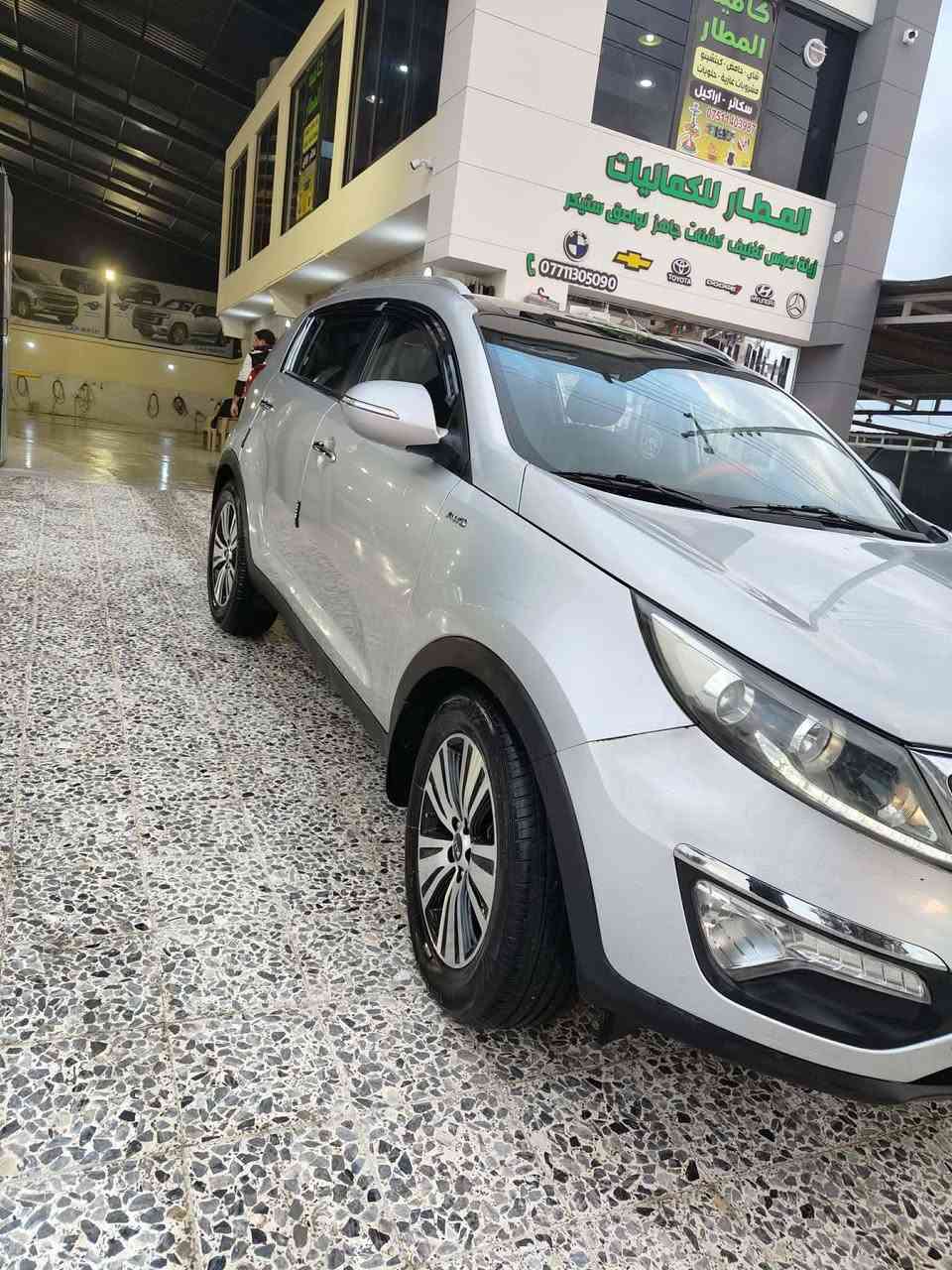 السلام عليكم.. وين اليدور جديد هذا الجديد كيا سبورتج دفع رباعي  موديل 14 السعر 155وبيها مجال هزه جديده سنويه جديده فول فول مواصفات بصمة تشغيل بصمة ابواب كشنات كهرباء كشنات نفخ مري شفط سقف بانوراما شاشه وكامره محرك حجم 2400تبريد قطعتين ثلج خمسه ويل كب رقم اربيل دولي تحويل ثاني يوم جديده بمعنى الكلام واحلى من الصور بين قوسين مال جنايه والف مبارك عالياخذها شراي اتصل وتدلل ***********
***********
