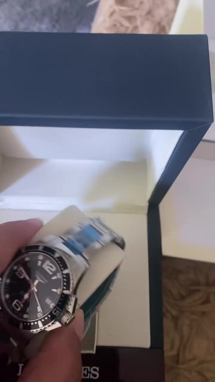 لونجين السويسرية 
700$


**إذا كنت صاحب هذا الإعلان وتريد حذفه لأي سبب، رجاءا أرسل رسالة إلى الدعم الفني**
