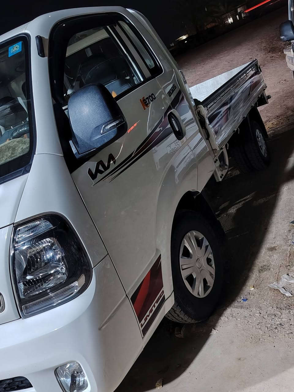 سلام وعليكم كيا حمل موديل ٢٠٢٥ ماشيه ٤٠٠٠  دوشمه عامه غلاف بدي  رقم بغداد سعره ١٦٥ لاتصال ***********
