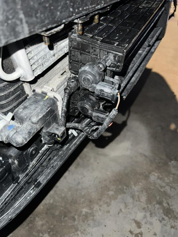 بوابات سبورتج هايبرد موديل ٢٠٢٥ للبيع هنة ومواطيرهن شغالات كاملاات القاعدة الجبيرة بيها كسر بسيط الصغيرة مكسورة بس اليستفاد ماطوراتهن حساساتهن مال سبورتج هايبرد وارد امريكي للاستفسار ***********
