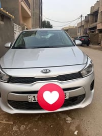 كيا ريو 23  السونار موجود  ب المنشور يحجي كلشي سياره نضيفه وخير من الل...
