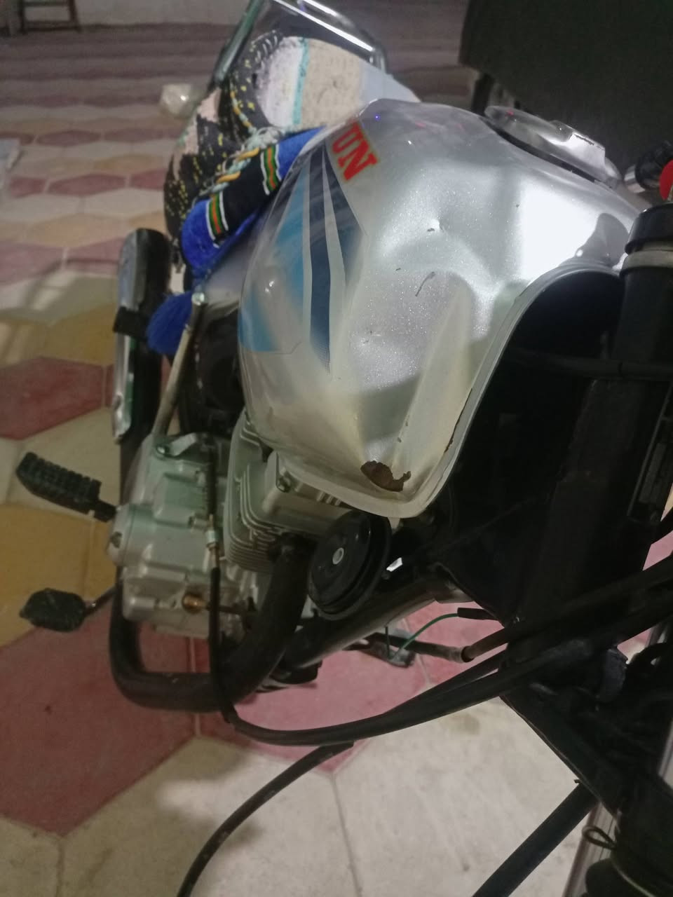 سلام عليكم دايون 2022 اوراق اصوليه شرط الترقيم وصل معرض موجودات مكينه لا تنقيص ولا تبخير دراجه مامفتوحه كهربائات كامله اشاير +زنون+دبل اشاره دراجه مال جناي 
الاستان العدل طاگ موضح بالصور والتانكي بي طعجه من اخذته على هاي حطيته ونضافه موضحه بالصور كلشي موضح 
 قفل مليون و300 
اذا تشوفه غاليه الله يرزقك بالاحسن منه 💛
گربلاء حي العباس /***********
