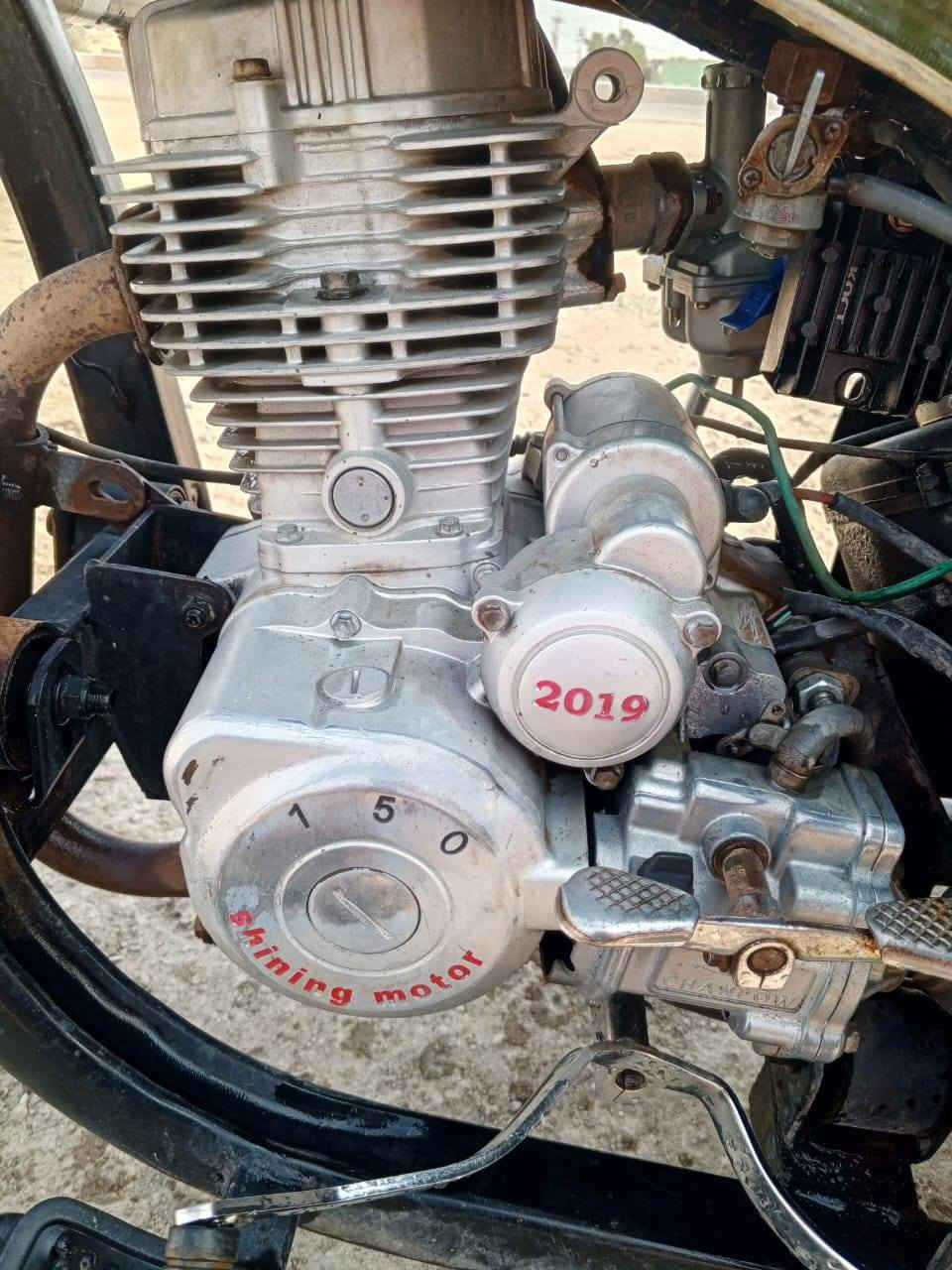 السلام عليكم. للبيع. موديل 19.رقم. مداور ثاني يوم. شاصي وبدي كفاله عامه . من كلهن.للستوته مامتعوبه  للمكان سنيه  للسعر 1950 وبيه مجال قليل. للشراي يخابر ***********  مكلف بلنشر.
