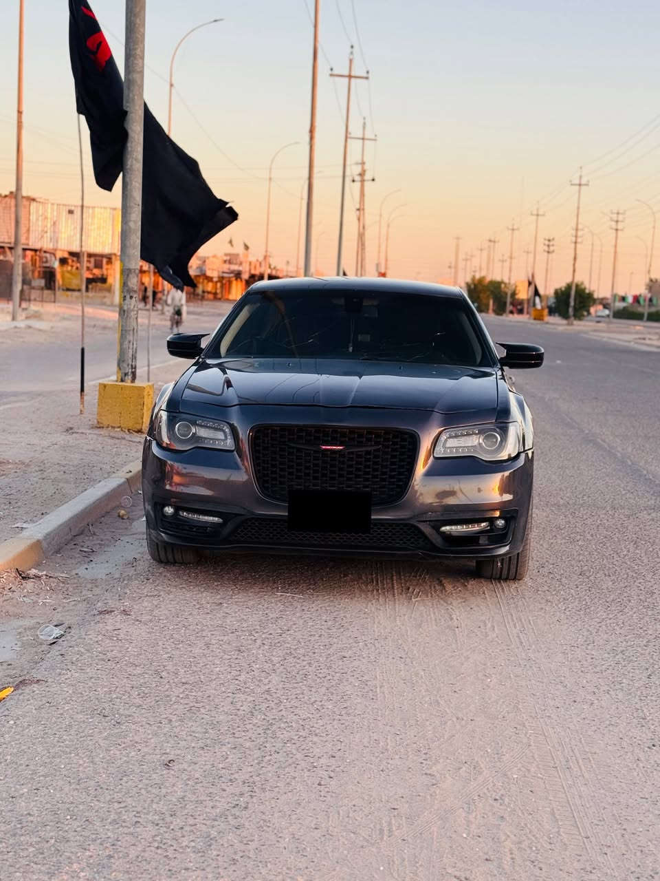انضف وارخص كرايسلر بالعراق
2019 اصل وفصل
3600 المحرك
رقم بغداد 
ضربتها بنيد وجاملغ 
وبالعراق بيها شخط بابين 
مواصفات الكرايسلر معروفه

195 ورقه بيها مجال بسيط
مكانها البصره

***********
