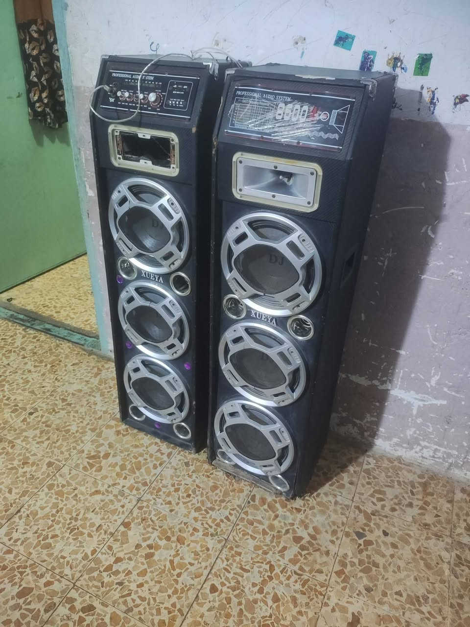 هذني كاملات وشغالات نضاف شرط لشغل
سماعات سود سعرهن 150 و بيهن مجال
سماعات رصاصي 100 قفل المكان لامن داخلي


**إذا كنت صاحب هذا الإعلان وتريد حذفه لأي سبب، رجاءا أرسل رسالة إلى الدعم الفني**