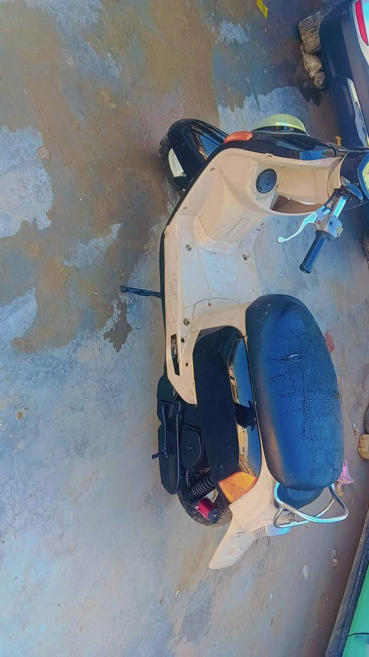 سلام وعليكم بوليسي ياباني للبيع عوزه سبرنگ هندر مكان كوت الزهراء ***********
