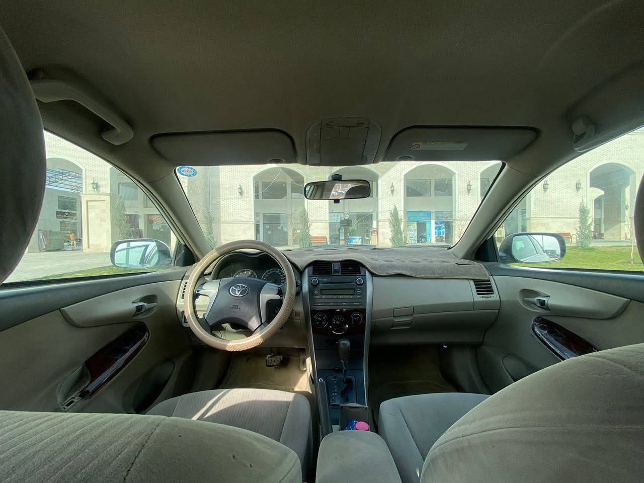 السلام عليكم

كورلا لبيع موديل 2009 

محدثة 2013 s ماشية 180الف 

  خليجي  حادث جاملغ باب بدون ايرباك 
السع ١٠٤  وبيه مجال***********
***********
