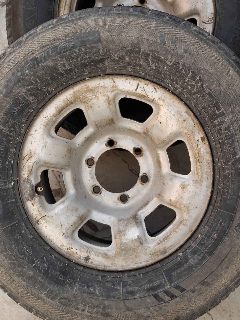 سلام عليكم تايرات 5 هنه و ويل مالتهن حجم 16 الرقم ***********
