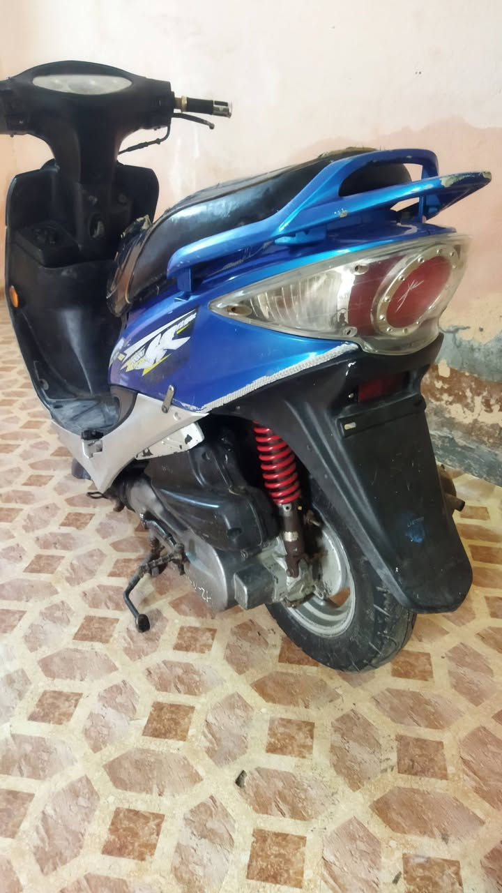 سلام عليكم اخوان دراجة كامكو للبيع دراجة دراجة ياباني140 نضافة مكينة ما مفتوحة نضيفة كهربائيات كلشي شغال سلف هندر كلشي شغال دراجة نهضته شلعتة تخبل مكاني القرنة الشرش سعر400وبيها مجال للطيبين ***********
