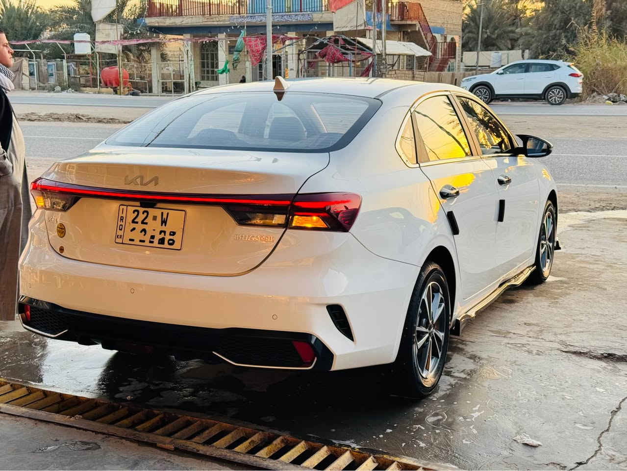 كيا سيراتو K3 

نجف.

 🚨السعر  .129.

‏    2025 .     K3.     زيرو ماشيه 12 الف
                                                         
المواصفات فول      
محرك1500 دبل نوزل 
رقم اربيل جديد.                 
شاشه ديجتال          
لد امام خلفي نهاري              
بصمه                            
كشنات جلد
هند بريك بصمه 
تبريد لمس شاشه 
اوتو هولد           
فتحه سقف                                             
حساس لايت 
حساس خلفي بلادي 
حساس أمامي بلادي 
كاميرا خلفيه بلادي 
جي بي اس
نضام تشغيل الكاميرات 
شاشه  كبيره اصلي ابل كار بلي 
نضام ترحيب مري شفط
نضام مود درايف إيكو وسبورت و عادي
تحكم ستيرن فول 
ويل كب كروم 
لد امامي نهاري
 شباك نيكل
مانع انزلاق
مانع انحدار 
لايت عدسات زنون 
ايرباكات عدد6
جهاز موازنه ABS
بيه حادث صفحه بابين بيه دواخل الجاملغات سليمه وصفحه الثانيه ولبجم ولجنطه زيرو كله مكفول فقط بابين مبدلات ودواخلهن بيه تصليح 

للاستفسار الاتصال    
***********
نجف عباسيه النجف, العراق
