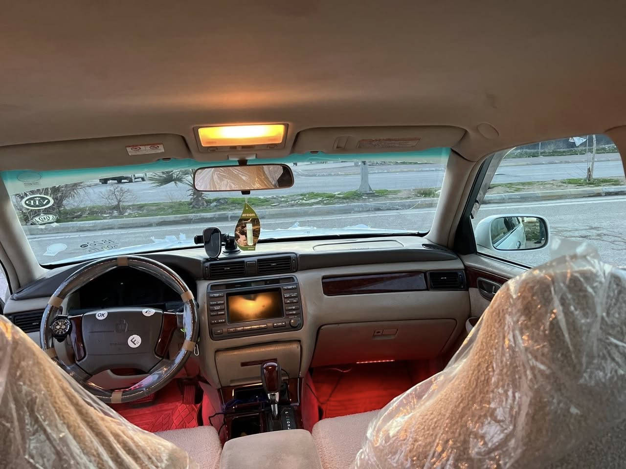 سورەتا بەناوی خوا 
مەلیکە بڕاوە ڤیڤیتی ئاڵتونی بازاڕ ٢٠٠١ داشبڵ نەجەف یەک دوگمە شاشە تەبرید ساردو گەرم بەشەرت برێک بەسراوە دەعمو لێدراوی نییە تەنانەت قرچیشی نییە هەیکەلی زۆر ڕێکە چاڵو شوختو قوپاوی نییە سعری قفلی٣٨ گەلایە تکایە بۆ معامەلە تەلەفون مەکە جوابی چات نادەمەوەلەگەل ڕێزم
 ئادمین گیان ***********
