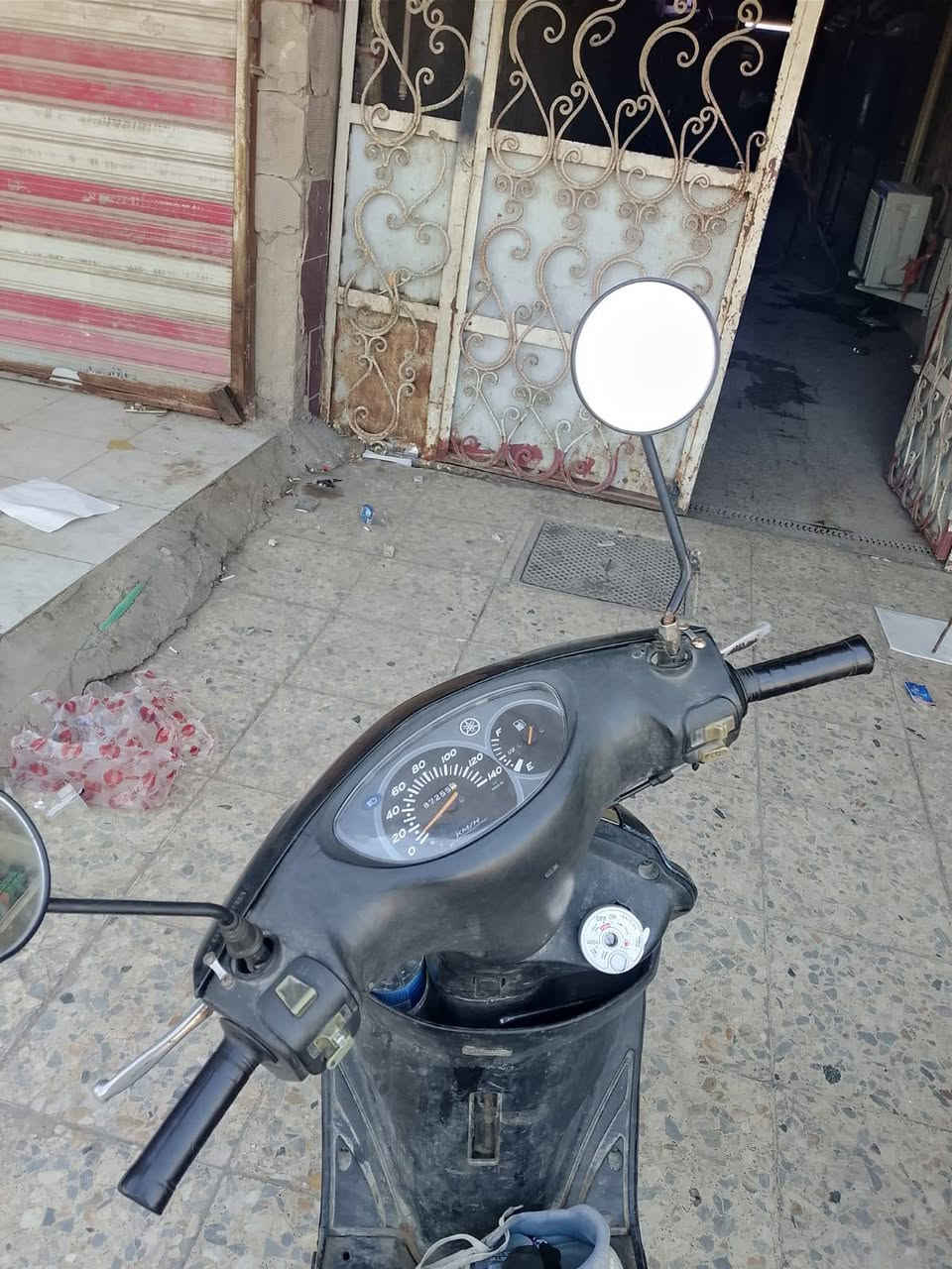 بريز
كلشي شغال بيها كهربائيات سلف هندر
مكينة جدا ناعمة كفرات مختم
شلعة ومعدل اوراق كاملة 
مبدل كابريتر وصالنصة 
نقص فقط كشن مكسور 

السعر 450 وبيها مجال 

حي اور ***********
