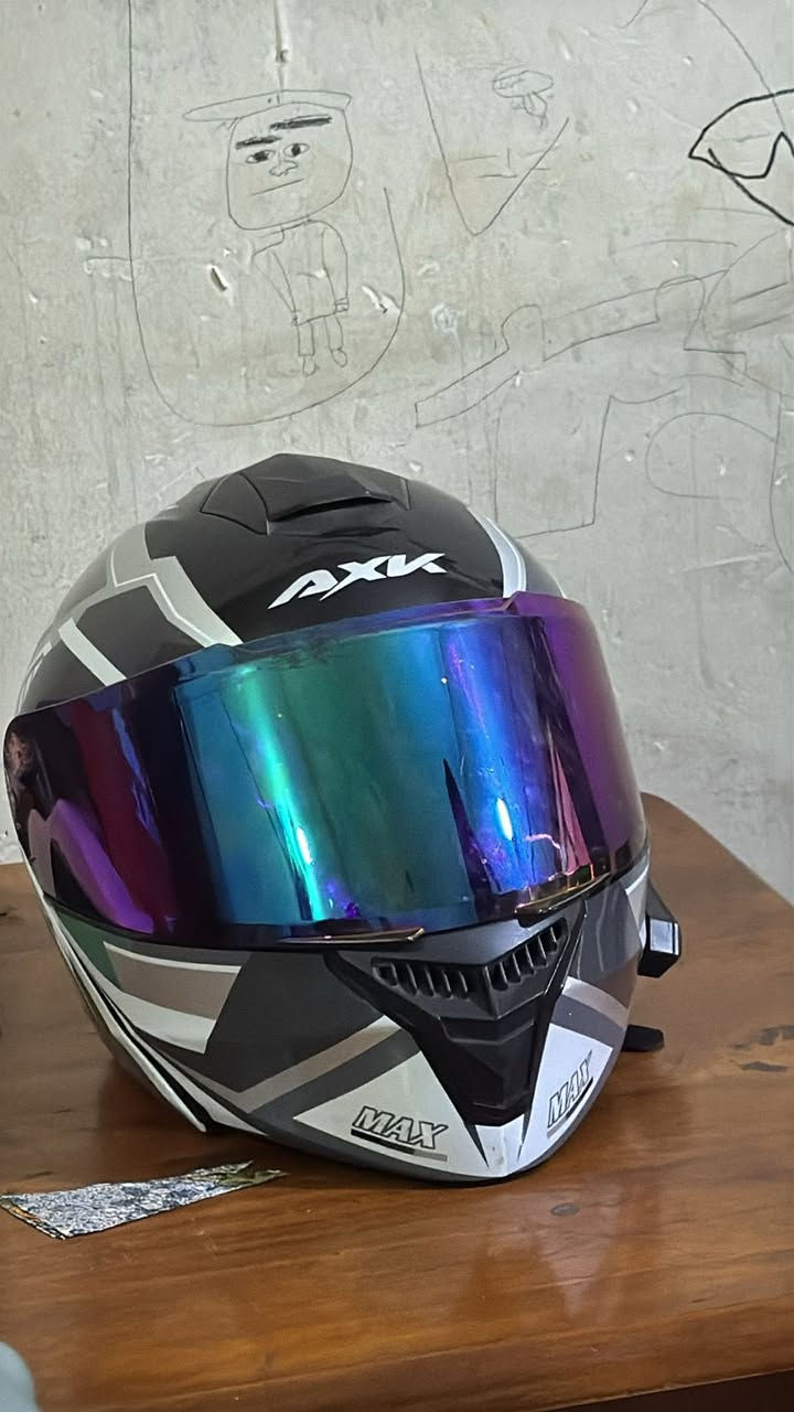 خوذه مال امزون دبل ابطانه قياس L وتلبس M اصليه بيها سماعات جامه الاصليه مالتها مو تغليف 
حلوه ونضيفه شخط مابيها لبيع ب٧٠ بيها مجال مستعجل بخير وتدلل  مكاني حي العدل   ***********
