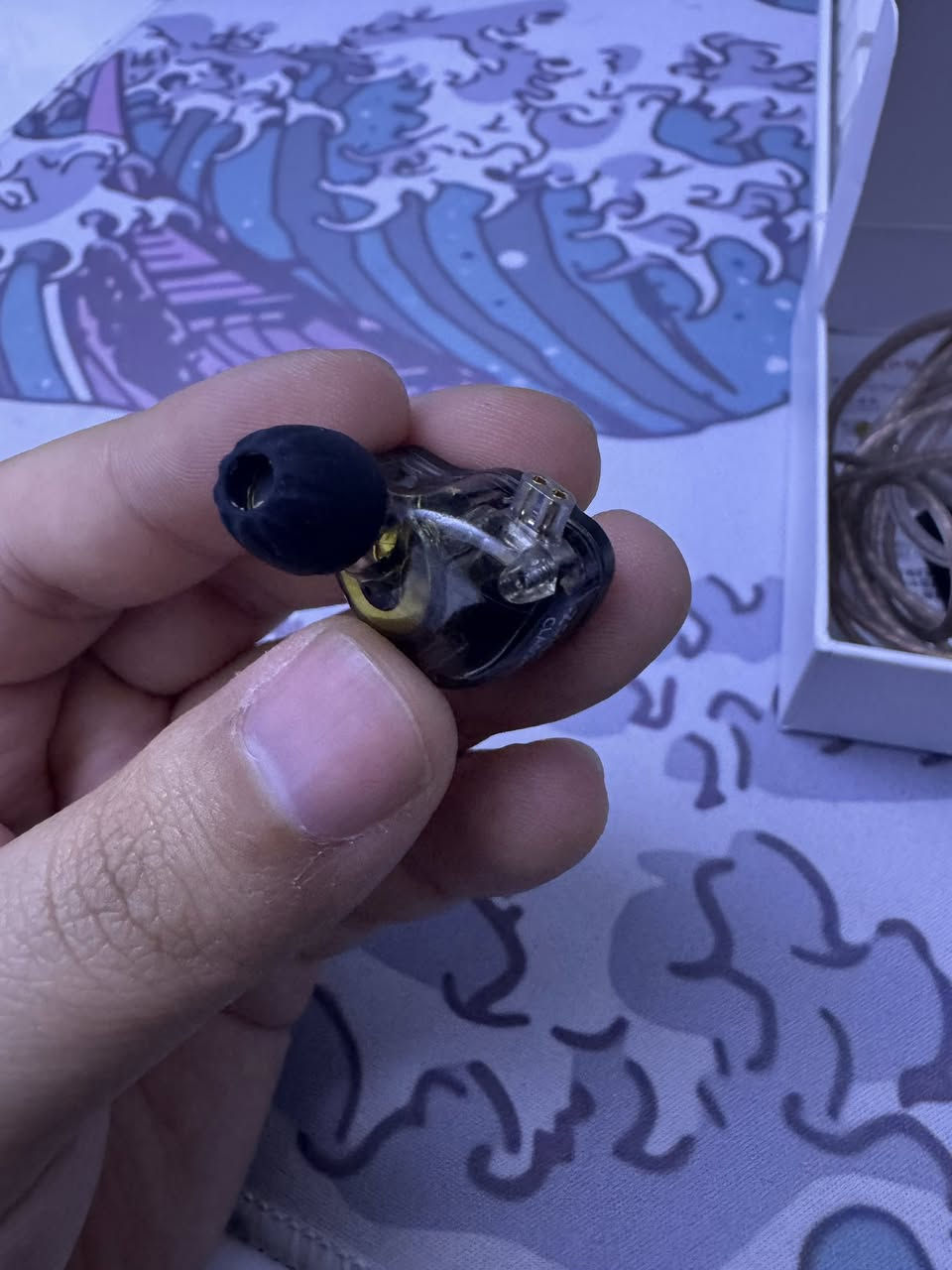 سماعة ZSN PRO نسخة المايك الواير.
للي تفيدة يراسلني واتساب:***********
