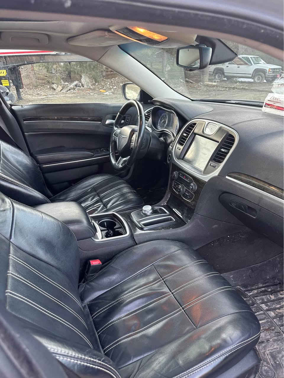 2017s
فول په رده كوشن s ساخه
كوشن خه زن كاره با
سوكان هيته ر 
په رده شه خال ساخ ساخ
سى بارجي بوياخه 
ده عمو ليدانى نيه گيرومه كينه 
پانوراما هه موى به شه رت
سه ياره كه تازه داخيله مالى 
مه ده نى به شه رت
يه ك دينار مه سره فى نيه 
مالى دوسته
***********
شوين قه لادزي
١٠٦ بشدار, السليمانية
