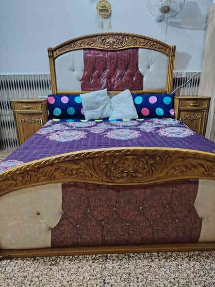 سلام عليكم غرفة نوم للبيع
5 قطع السعر 800و50 وبيها مجال بسيط المكان بغداد المدائن رقم الهاتف ***********
