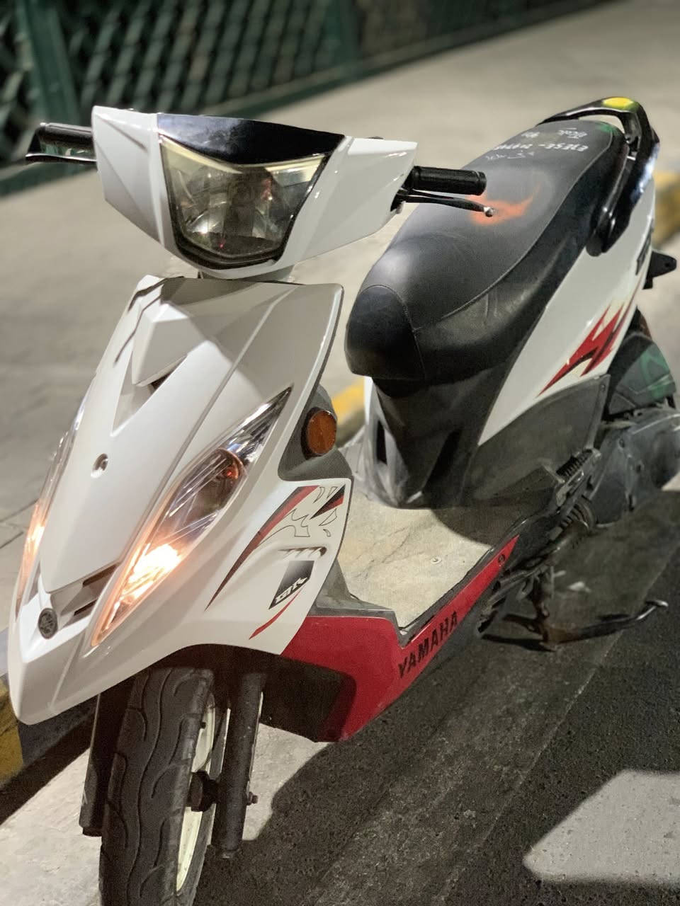 سلام عليكم دراجة GTR 2014 لبيع
كلهة ختم واحد مكفولة كفالة عامة كفر ومكينة

عليهة تخم تاير جديد وبيهة عدسة ما ناقصهة اي شي 

سعر 1200 وبيهة مجال بكان بغداد ساحت عدن

***********
