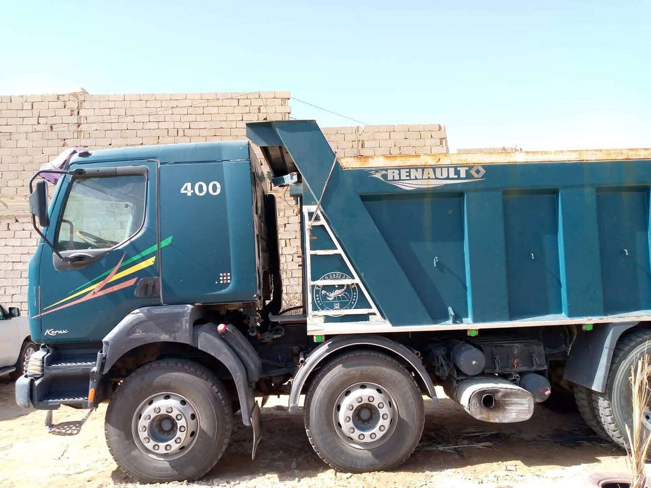 السلام عليكم رينو لبيع مواصفات دوله المكينه 400 حجم مجموعة  جي أاف   الكير حجم 221 حصيره فول مواصفات السياره جاهزه العمل بسمي مداور ثاني يوم  مكفوله كفالة عامه  ***********
