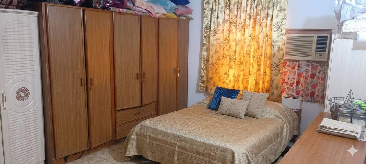 السلام عليكم
بيت في حي الانتصار للبيع

المساحة 157

البيت مكون من غرفة ومطبخ واستقبال وصحيات داخلية وصحيات خارجية ومنور كبير البيتونة حجمها مناسب ايضاً
ويحتوي على حديقة واسعة
العنوان حي الانتصار الفرع الثالث (الشارع العريض) مقابل مولدة ياسر 

السعر 75 وبي مجال بسيط

للاستفسار مراسلة الصفحة أو

***********
