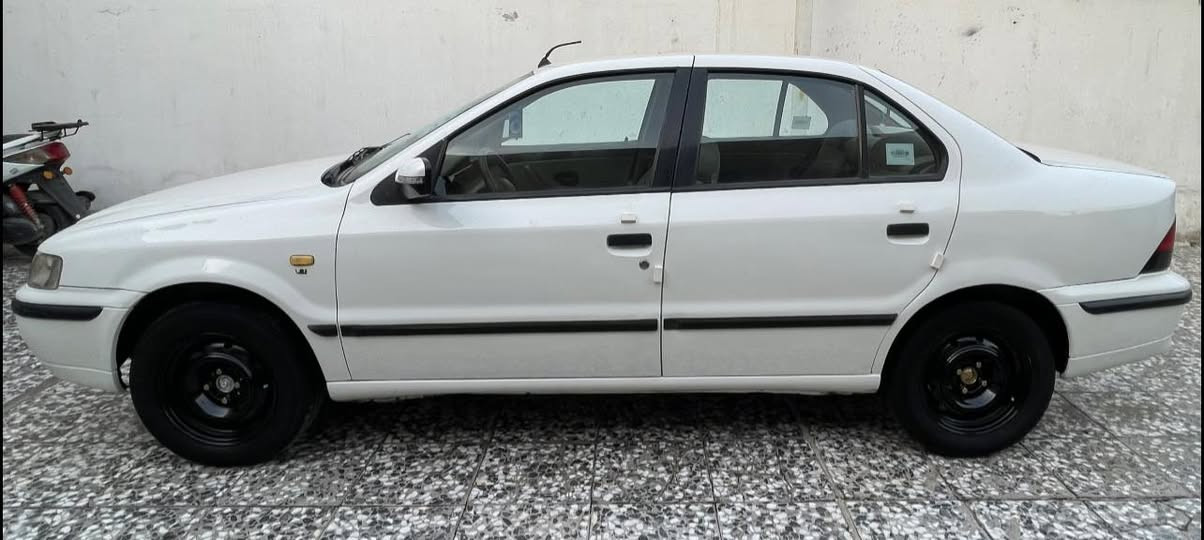 سلام عليكم سمند 2011 رقم بغداد إنكليزي سياره جديدة مال بيت مامتعوبه على وضع الشركة سياره جاهزة على آخر حبايه تبريد ثلج تخم تاير جدد 
محرك، كير،صدر،كفاله كله جديد سياره  مال جناي 
مكاني بغداد للاستفسار ‭٠٧٧١ ١٩٢ ٤٩٧٥‬
