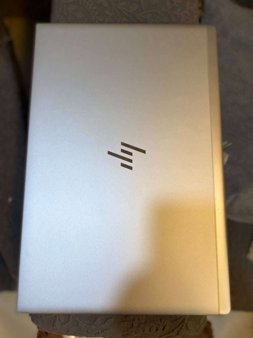 لابتوب HP ELITEBOOK G6 معالج CORE i5 Gen8 U
SSD256 

RAM16  

بصمة اصبع 

مناسب لألعاب المتوسطة والضعيفة مثل Fortnite وgta V  والشغل الهندسي والتصميم 

لابتوب نضافة 100% استعمال شخصي قليل وخفيف 

 سماعاته استريو صوتها جدا واضح 

مامفتوح 

وملحقاتها شاحنة الأصلية 

العنوان:📍الدورة شارع ستين 

رقم الهاتف :***********
