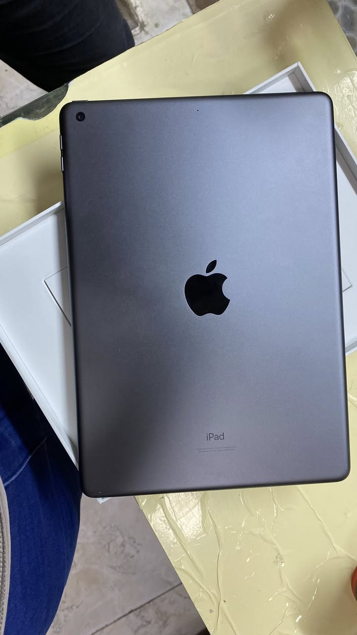 ايباد ٩ ذاكرة ٦٤ مبدل شاشة كلة شغال ١٠٠٪؜ بدون مشاكل 
١٦٥ بدون شاحنة فقط كارتون


**إذا كنت صاحب هذا الإعلان وتريد حذفه لأي سبب، رجاءا أرسل رسالة إلى الدعم الفني**