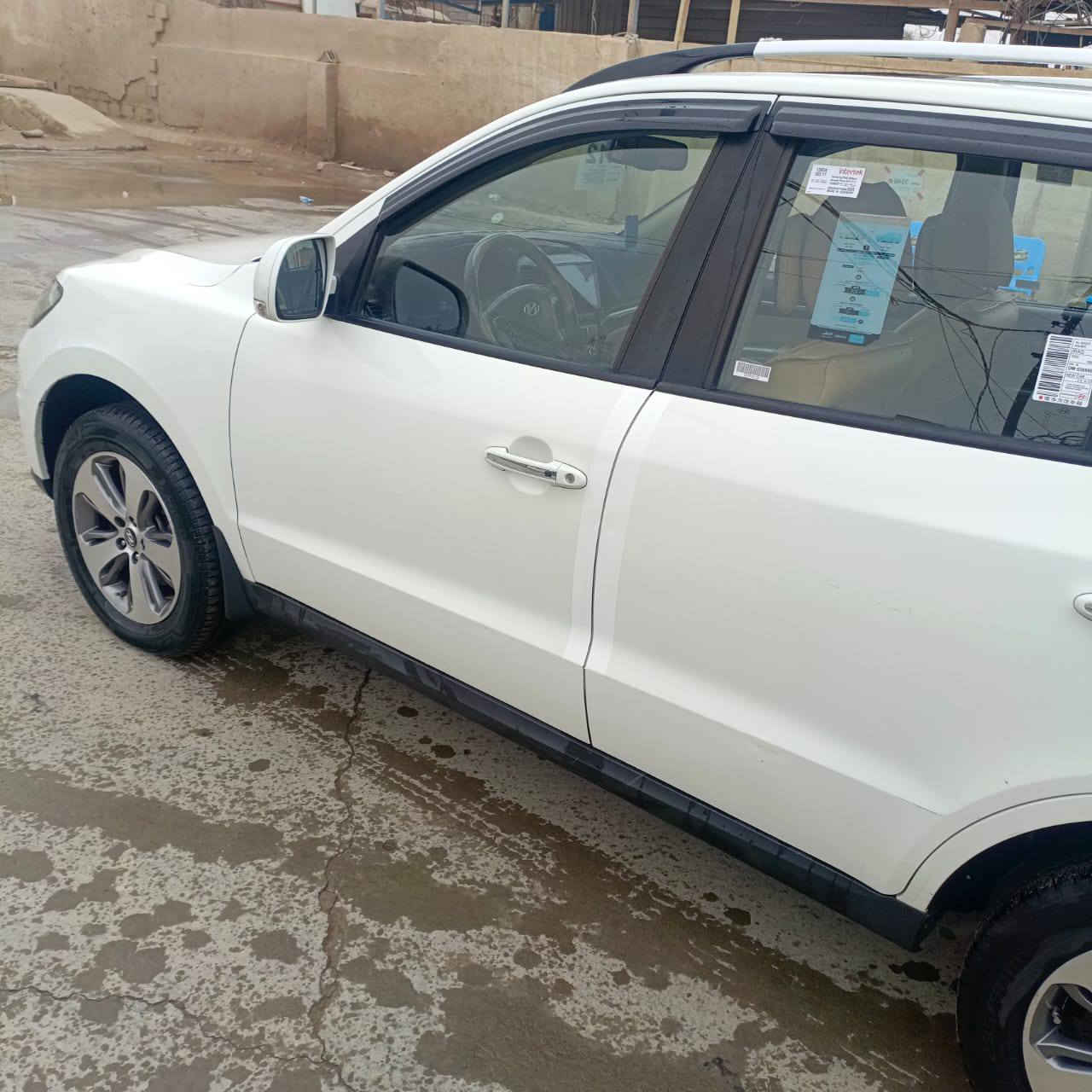 السلام عليكم سنتافي2012 خليجي 
فول مواصفات 1/1
فتحة سلايد
بصمة
3 قطع تبريد 

كامرة خلفية 
تحكمات كراسي كهرباء 
تحكمات ستيرن 
محرك السيارة 6سلندر
تخم تاير صدر ادامة كاملة 
مكان السيارة صلاح الدين 
السعر 170بيه مجال 

***********
