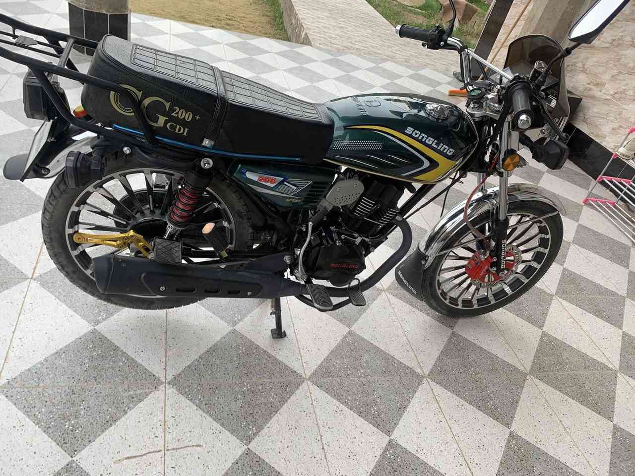 موطور للبيع او للمراوس بعد افضل  سولنك موديل2026  محرك 200  زنجيل بعده جديد شركه سويجات بصمات  اوراق كامله  رايده 950وبي  مجال بسيط  كامله مكمله كلشي ما بدل بي لْـۆ برغي والدراجه حيل حلوه ونضيفه ماشيه1600 اخت الزيرو وصار أقل من شهرين من مشدوده

الي يحب يشتري موجود خاص وهذا رقمي

 ***********

مكاني القائم حصيبه 

ادمن حب 🤍
