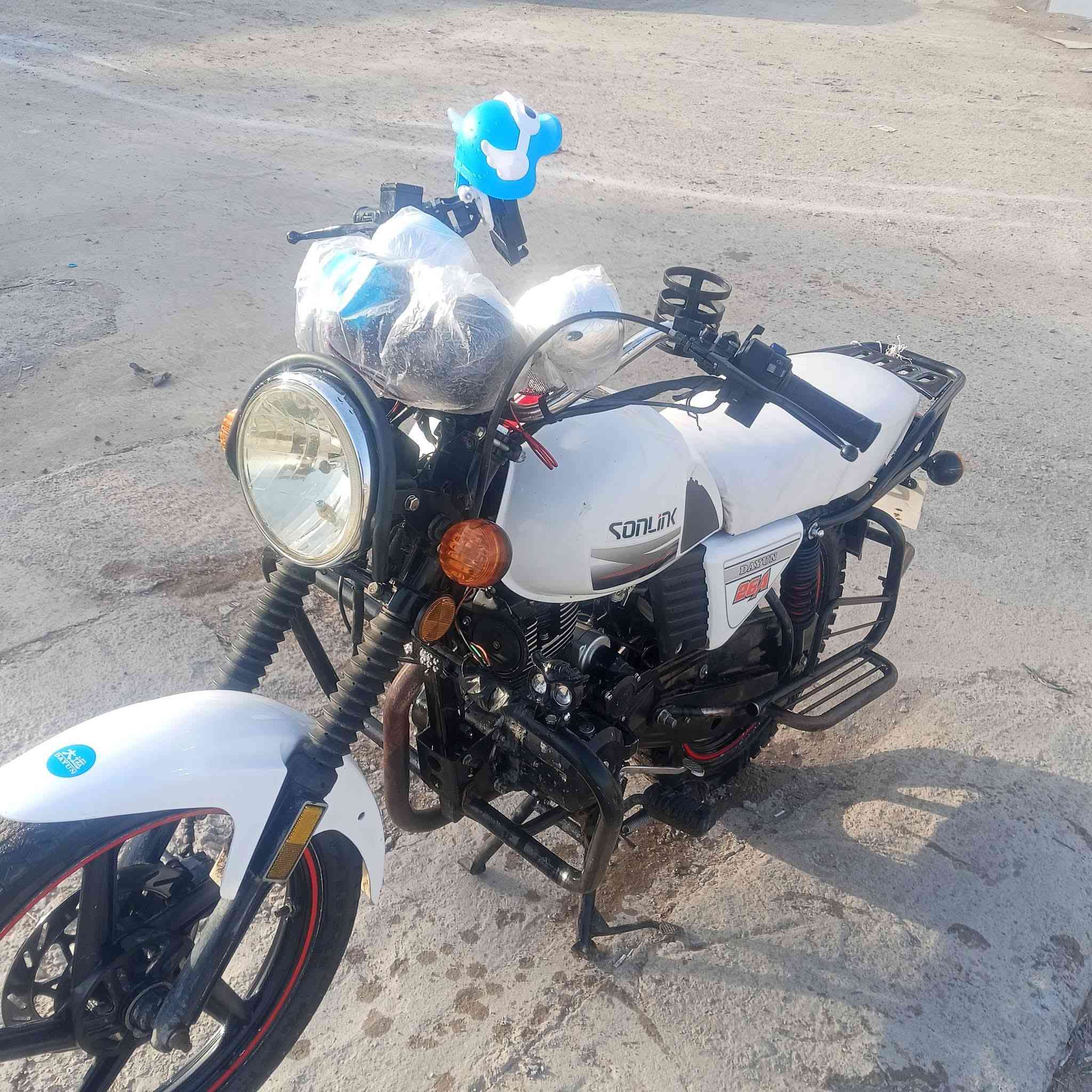 سلام عليكم دايون موديل 22للبيع  اوراق سحب محرك 200نضيف مابي نواقص كامل مكمل كهربائيات كامله مكان تقاطع القدس رقم ***********
