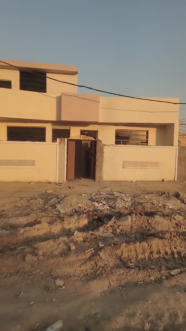 السلام عليكم بيت مساحة 100 متر جاهز لسكن مساحة 100متر مربع طابق واحد زراعي سند 25 مكاتبة واقرار محكمة العنوان منطقة الري قرب الشباب والاعلام / خدمات المنطقة كاملة السعر النقد 70 ويرهم اقساط الاستفسار ***********

