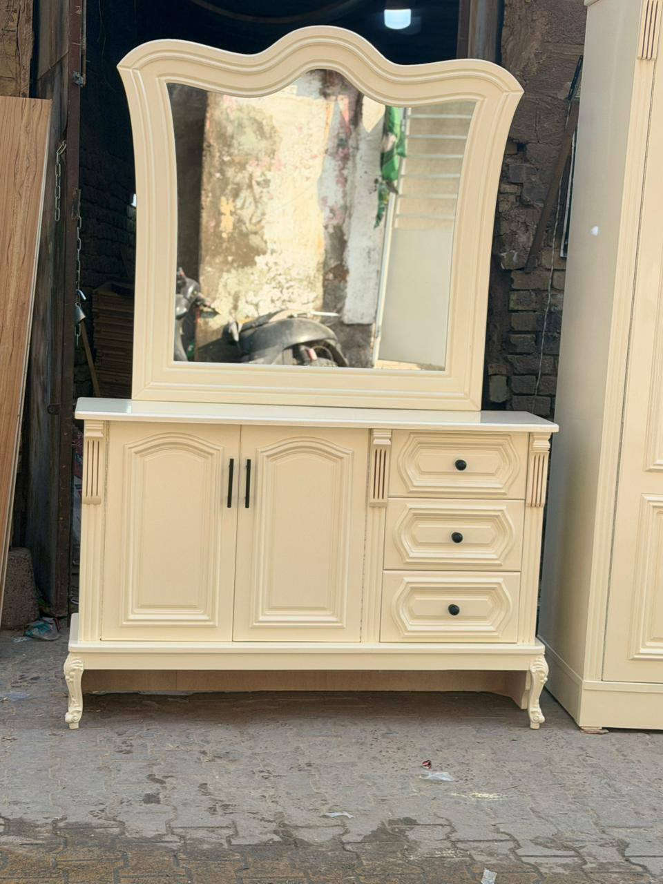 شركة اشرف الطفيلي للأثاث
نجاره عراقيه 
بلنقد ولاقصاد 
لتواصل ***********
 اسم تيك توك (شركة اشرف الطفيلي)
