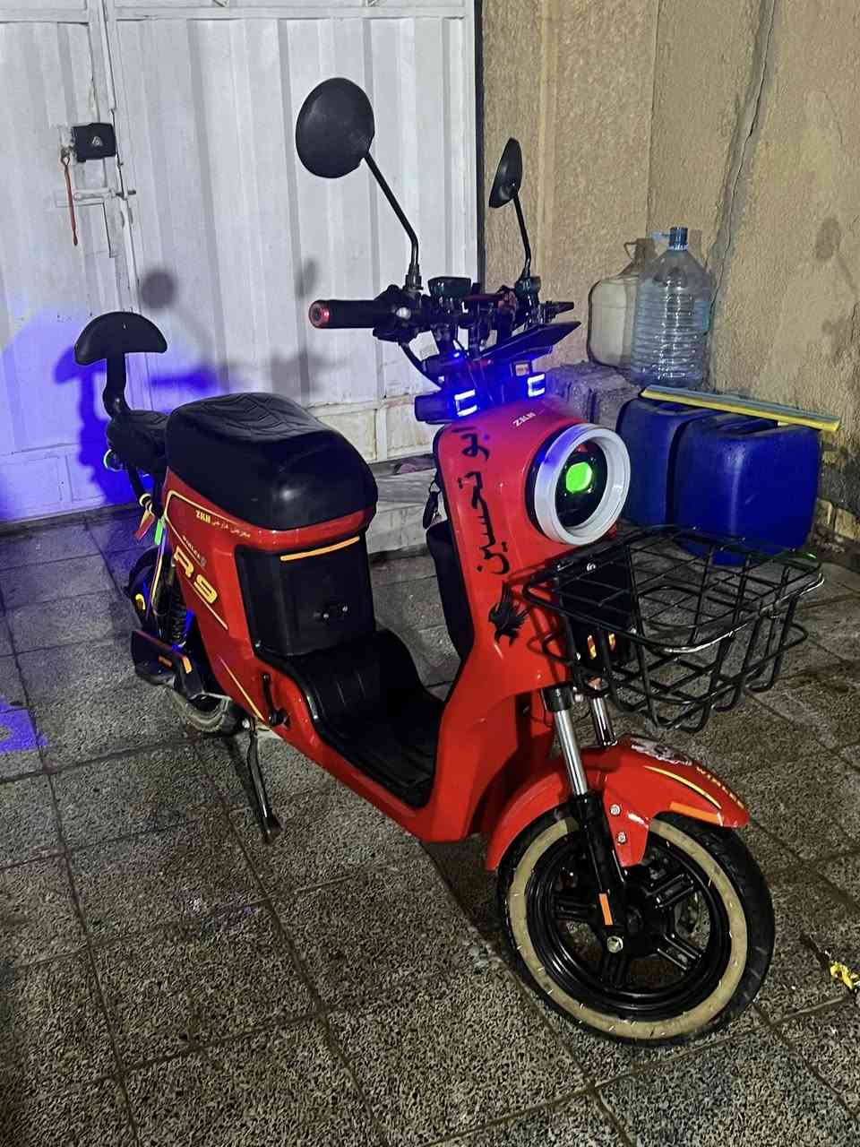 السلام عليكم دراجة R9 للبيع الدراجة خير من الله مواصفات خيالية للاستفسار *********** السعر ٣٧٥ الف قفل قفل الدراجة تسوة سرعته ٦٠ حقيقي اربع نمر
