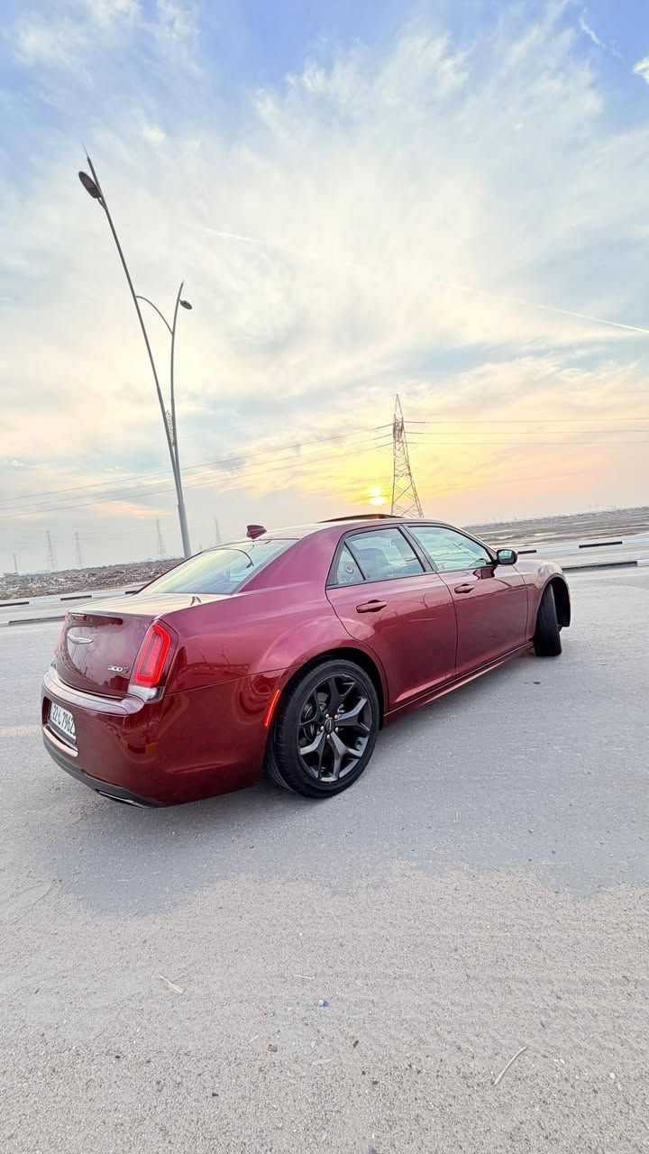 سلام عليكم من رخصت الادمن المحترم كرايسلر اوبامه موديل  2019 رقم اربيل
وارد كندي كلين تايتل كفاله عاامه
مكينه كير كفاله
المسافةالمقطوعه55  m
حجم المحرك 3600
مواصفات Sكولد
* داخل اسود جلد
* كامره خلفيه
* مصابيح امامية زنون مع بلوجكتر LED .
* ويل قياس 20 انج .
* استيرن كهربائي
* شاشه كبيرة مع نظام ملاحة نفكيشن GPS .
* مقاعد أمامية كهربائية عدد 2 . .
* مقاعد أمامية تبريد وتدفئة .
* مقاعد خلفية تدفئة .
* تشغيل عن بعد . .
* تدفئة ستيرن .
* محدد سرعة . .
* كاميرا خلفية دوارة.
* مرايا رادار مع ترحيب متحسسة للاضاءة
* دخول ذكي (بصمة) .
مكان السيارة البصره 
للاستفسار عن السعر واي تفاصيل اخرئ الاتصال متوفر واتساب
***********
